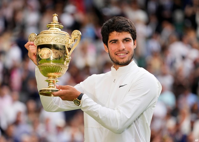 Vô địch Wimbledon, Alcaraz thiết lập nhiều cột mốc khó tin trong sự nghiệp - Ảnh 1.
