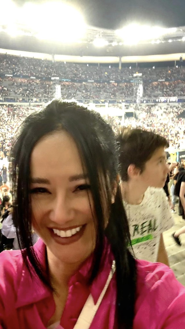 Diva l&agrave;ng nhạc Việt &ldquo;ngả mũ trước BLACKPINK khi xem concert tại Ph&aacute;p - Ảnh 2.