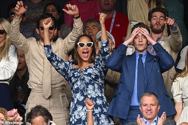 Hoàng gia Anh và dàn sao hạng A ngồi chật kín khán đài chung kết Wimbledon - Ảnh 8.