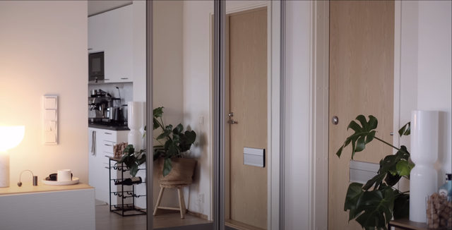 Căn hộ 56m2 ấm áp giữa thành phố, vợ chồng trẻ quyết không dọn đi - Ảnh 3.