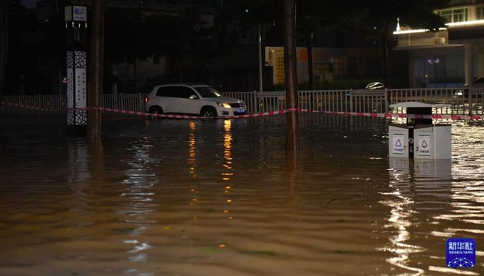 Trung Quốc hứng chịu mưa lớn kỷ lục do bão Talim