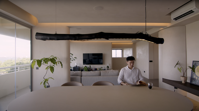 Kiến tr&uacute;c sư nghi&ecirc;n cứu từng sở th&iacute;ch của gia chủ, cải tạo ngoạn mục căn nh&agrave; cũ kỹ - Ảnh 7.