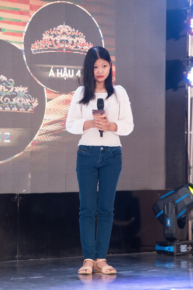 Hoa hậu Thùy Tiên bảo vệ thí sinh 12 tuổi trước nhận xét nghiêm khắc của NTK Đỗ Long - Ảnh 7.