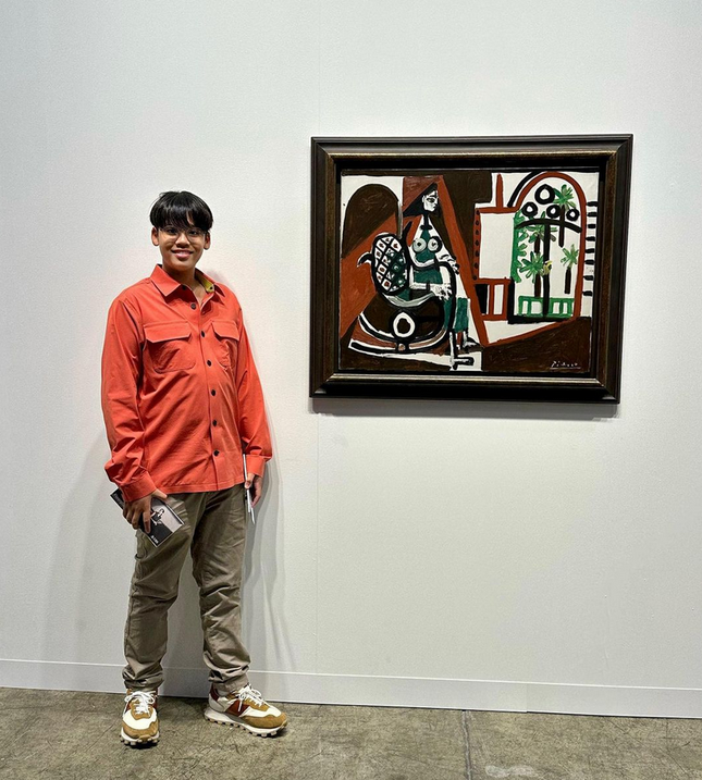 Diện mạo con trai 12 tuổi của Hoa hậu đẹp nhất Hong Kong gây bàn tán - Ảnh 2. Diện mạo con trai 12 tuổi của Hoa hậu đẹp nhất Hong Kong gây bàn tán - Ảnh 2.