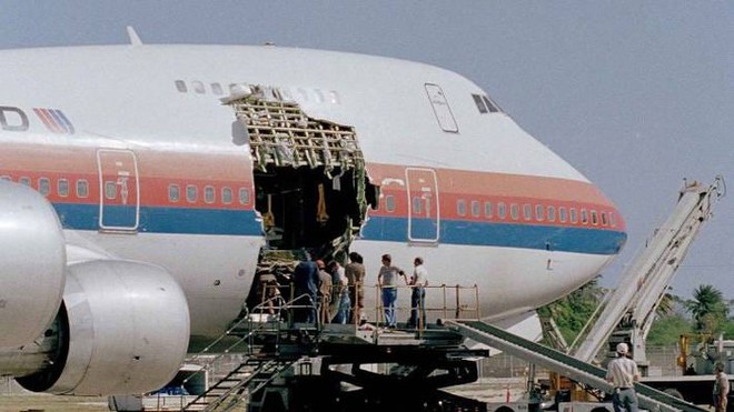 Tai nạn 34 năm trước: Máy bay phát nổ ở độ cao hơn 7.000 mét, 9 người bị hút ra ngoài - Ảnh 4.