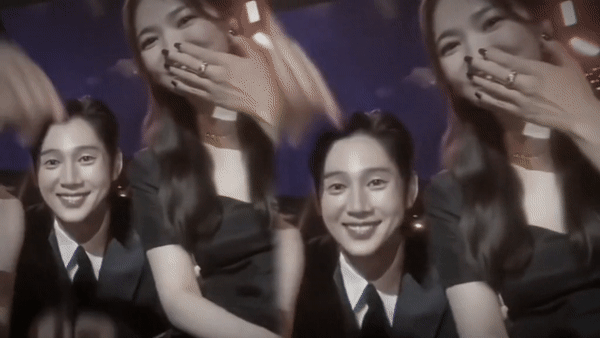 Bạn diễn bất ngờ được gán ghép với Song Hye Kyo, ánh mắt chỉ có mình em từ Baeksang đến Rồng Xanh khiến netizen phát cuồng - Ảnh 8.