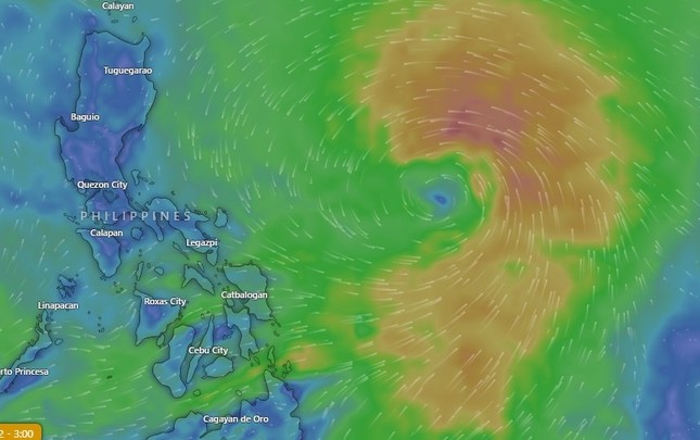 Cơn bão ngoài khơi Philippines có thể mạnh lên thành siêu bão - Ảnh 1.