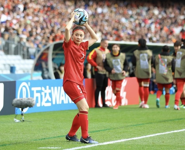 Hoan hô thủ môn Kim Thanh, xuất sắc cản phá penalty giúp đội tuyển nữ Việt Nam thoát bàn thua - Ảnh 10.