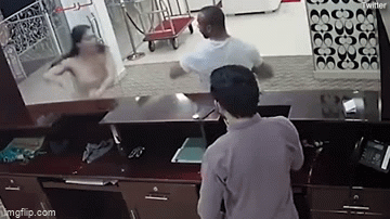 Đột nhập vào nhà của người phụ nữ, gã đàn ông hối không kịp khi bị gia chủ tung chiêu - Ảnh 9. Đột nhập vào nhà của người phụ nữ, gã đàn ông hối không kịp khi bị gia chủ tung chiêu - Ảnh 9.