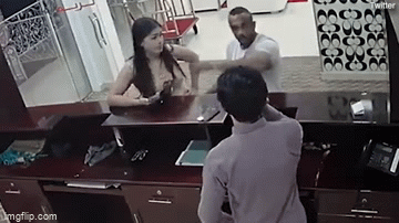 Đột nhập vào nhà của người phụ nữ, gã đàn ông hối không kịp khi bị gia chủ tung chiêu - Ảnh 8. Đột nhập vào nhà của người phụ nữ, gã đàn ông hối không kịp khi bị gia chủ tung chiêu - Ảnh 8.
