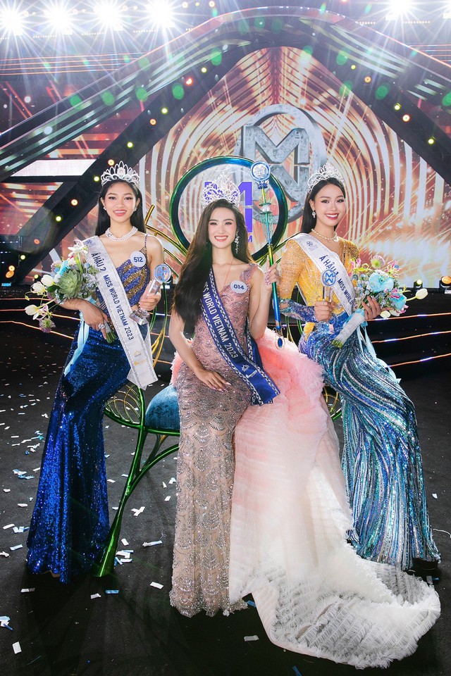 Chung kết Miss World Vietnam 2023: Ấn tượng với khoảnh khắc đăng quang của Huỳnh Trần Ý Nhi - Ảnh 33.
