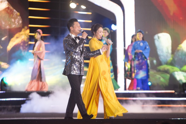 Chung kết Miss World Vietnam 2023: Ấn tượng với khoảnh khắc đăng quang của Huỳnh Trần Ý Nhi - Ảnh 8.