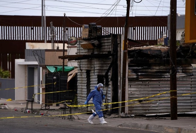 Mexico: Bị đuổi ra khỏi quán bar, nam thanh niên ném bom chai phóng hỏa khiến 11 người chết - Ảnh 1.