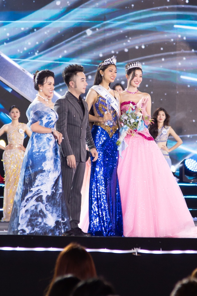 Chung kết Miss World Vietnam 2023: Ấn tượng với khoảnh khắc đăng quang của Huỳnh Trần Ý Nhi - Ảnh 25.