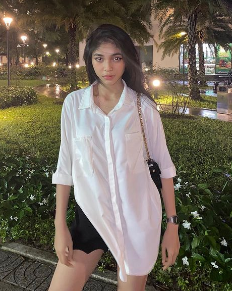 Thời trang đời thường của Á hậu có mái tóc dài gần 1m: Đơn giản, trẻ trung, hút mắt - Ảnh 4.