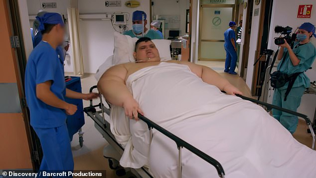 Chàng trai béo nhất thế giới từng nặng 575kg bây giờ ra sao sau phẫu thuật giảm cân? - Ảnh 3.