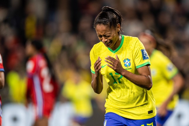 Ary Borges, l&agrave;m mẹ tuổi 15, l&ecirc;n tuyển tuổi 20, ghi hat-trick ở World Cup v&agrave; vượt Pele khi 23 tuổi - Ảnh 1.