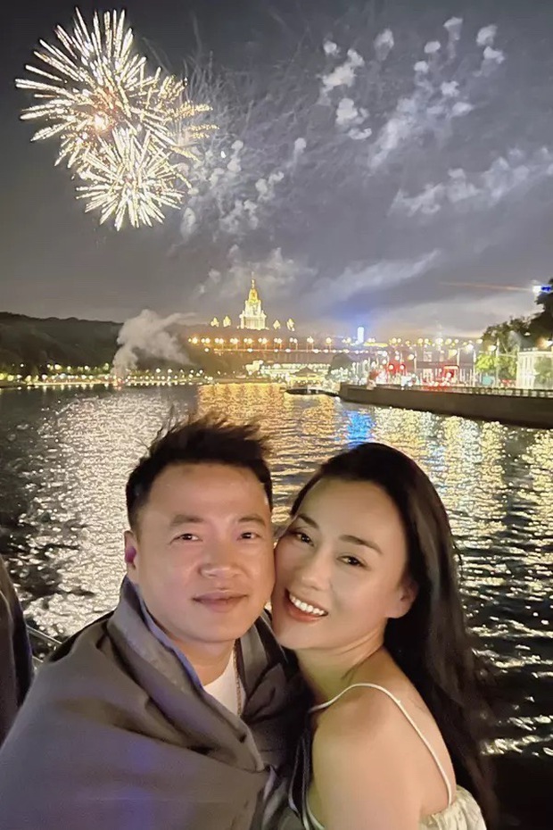 Vbiz rần rần với loạt hỷ sự: 2 đ&aacute;m hỏi chung ng&agrave;y, 1 sao nam bất ngờ tổ chức tiệc cưới - Ảnh 5.