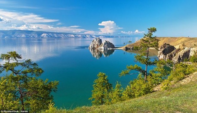  Những hồ nước đẹp nhất thế giới  - Ảnh 11.