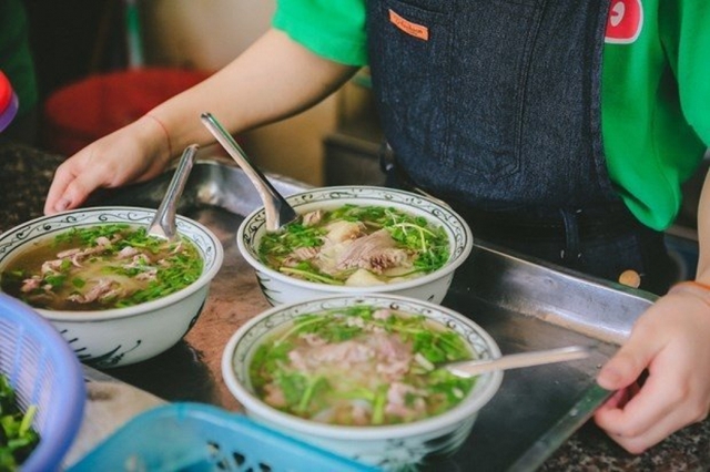 Hành trình khám phá ẩm thực Hà Nội theo cách của người địa phương - Ảnh 1.