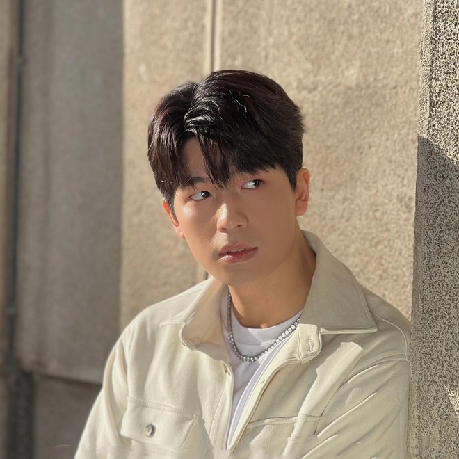 Hotboy đ&oacute;ng phim mới của VFC: Từng l&agrave; bạn trai H&ograve;a Minzy, chuẩn gương mặt H&agrave;n Quốc - Ảnh 16.