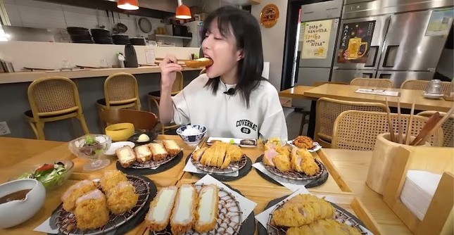 Ngoại hình nhỏ nhắn của cô gái ăn khoẻ nhất Hàn Quốc