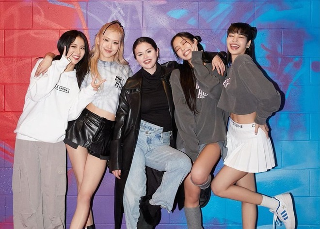 Dàn sao thế giới đu đưa concert BLACKPINK: Selena Gomez và siêu anh hùng Marvel quá hot nhưng Jung Hae In là trùm cuối - Ảnh 10.