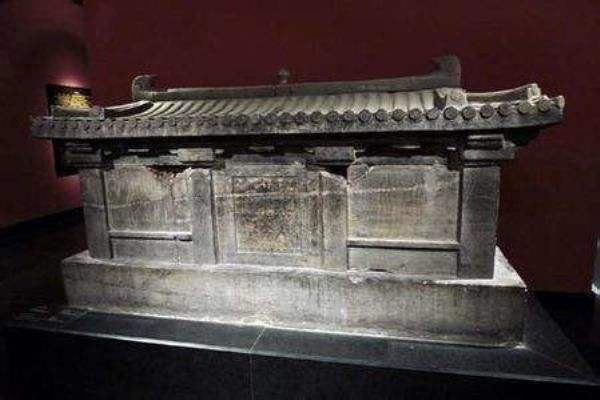 Tìm thấy cổ vật khảm vàng hơn 1.400 năm trong mộ cổ niêm phong 4 chữ khiến ai cũng rùng mình - Ảnh 2.