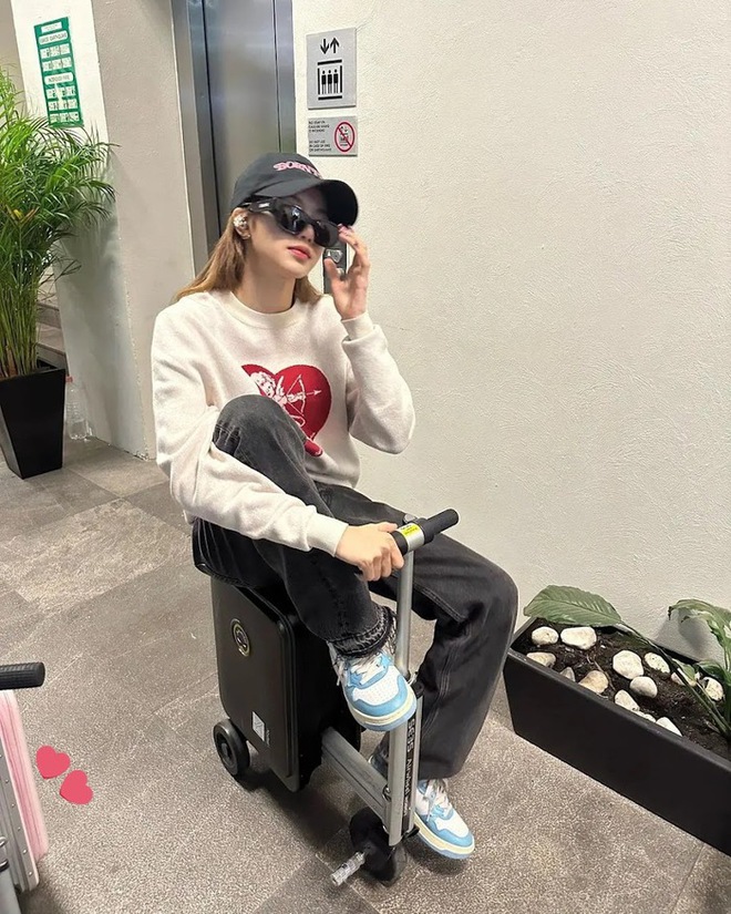 BLACKPINK mang 4 chiếc vali điện sang Việt Nam - Ảnh 6.