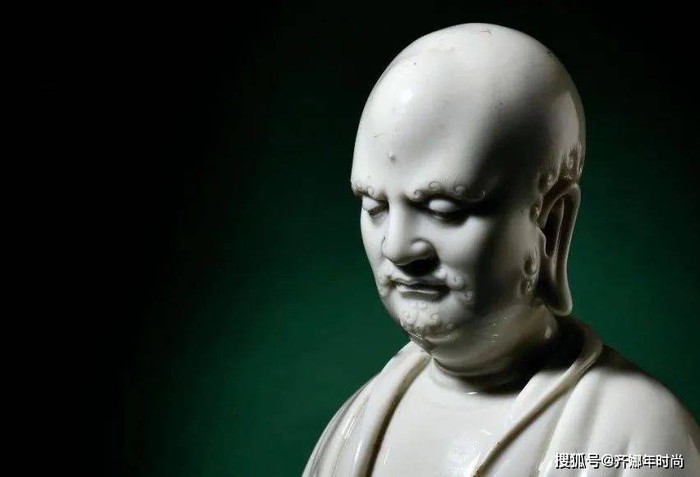 Tình cờ mua bức tượng cũ với giá 1,3 triệu đồng, người đàn ông không ngờ bán được giá gấp 30.000 lần