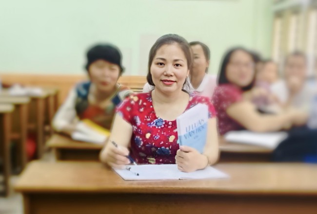 Cô giáo Văn ở Hà Nội giúp nhiều em đỗ trường THPT chuyên, chia sẻ bí quyết dạy độc đáo để Văn cũng không còn là nỗi ám ảnh - Ảnh 1.