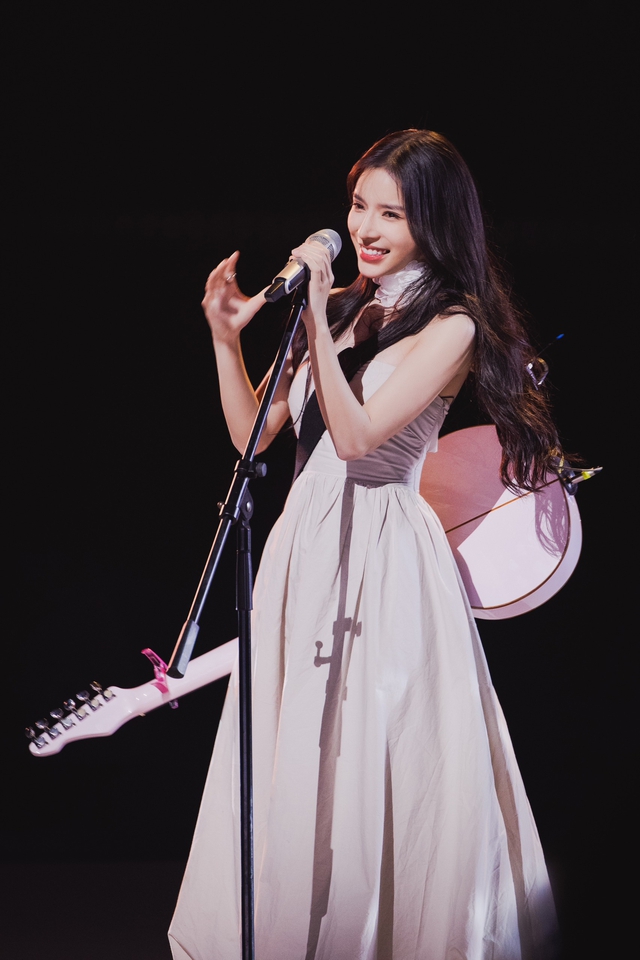 LyLy giành hạng 1 ngay tập mở màn show ca hát Trung Quốc, Jay Park có hành động ủng hộ đại diện Việt Nam - Ảnh 10.