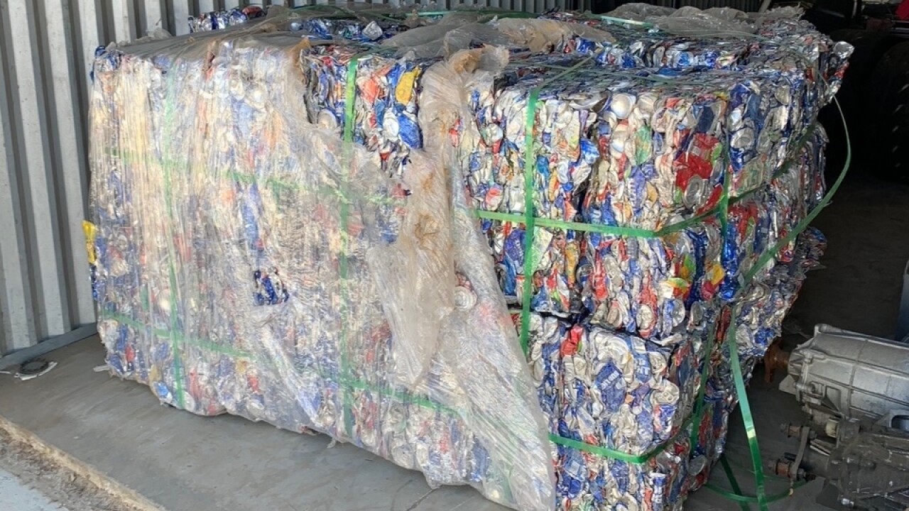 Khủng hoảng gian lận tái chế: Đến nhặt rác cũng có thể làm giàu phi pháp, trục lợi hàng triệu đô vì lỗ hổng hệ thống