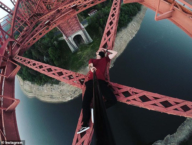 Chuyên sống ảo trên các tòa nhà chọc trời, chàng trai ra đi ở tuổi 30 khi leo lên tòa tháp ở Hong Kong - Ảnh 4.