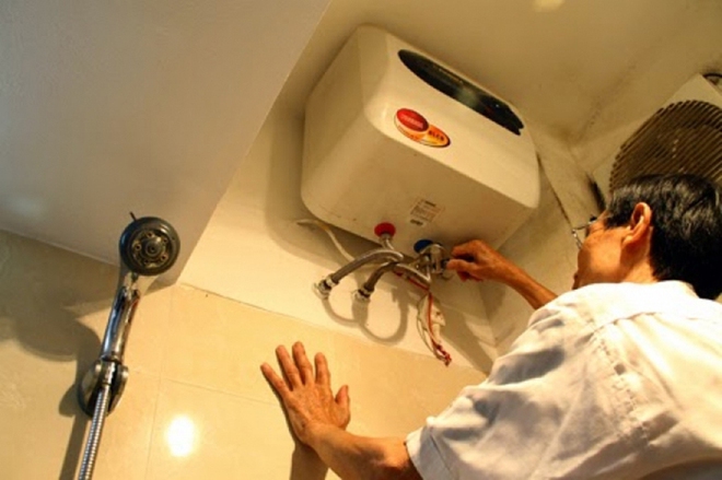 Nút nhỏ trên bình nóng lạnh nhưng không phải ai cũng biết, điều chỉnh phù hợp giúp tiết kiệm điện hơn, an toàn hơn - Ảnh 1.