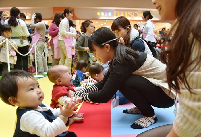 Gặp gỡ thế hệ không tiền, không nhà, không con ở Nhật Bản: Sống trong 'thập kỷ mất mát' với nhiều áp lực, chấp nhận hài lòng dù '3 không'