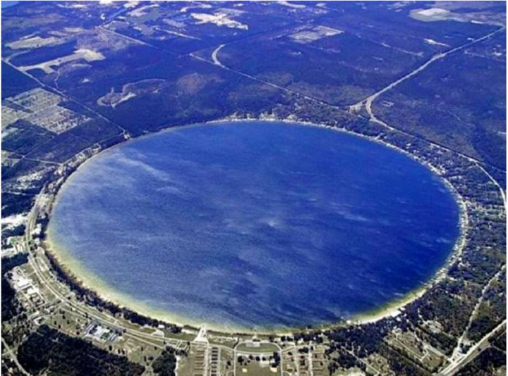 Khám phá bí ẩn hồ nước tự nhiên được mệnh danh là tròn nhất thế giới