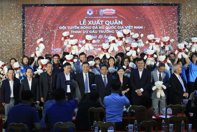 Đội tuyển nữ Việt Nam xuất quân, sẵn sàng bước vào World Cup 2023 - Ảnh 1.