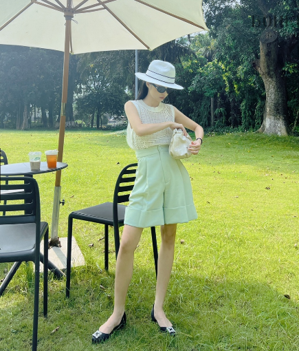 Món đồ thời trang giúp mẹ 1 con Son Ye Jin mãi trẻ, phối kiểu gì cũng ăn gian được vài tuổi - Ảnh 9.