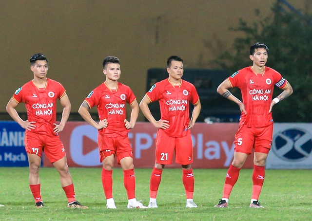 Quang Hải buồn b&atilde; v&igrave; s&uacute;t trượt penalty, CLB CAHN bị loại tại v&ograve;ng 1/8 C&uacute;p Quốc gia 2023 - Ảnh 8.