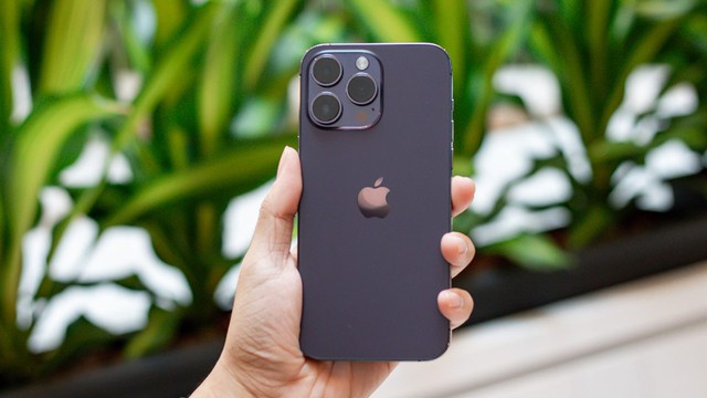 iPhone 14 Pro Max giảm chạm đáy tại Việt Nam, có nơi hạ gần chục triệu đồng - Ảnh 1.