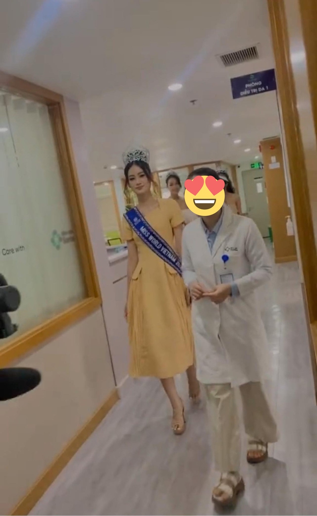 Rộ tranh cãi vì hình ảnh Hoa hậu Ý Nhi và 2 Á hậu đi từ thiện ở bệnh viện 5 sao, phía Sen Vàng lập tức lên tiếng - Ảnh 3.