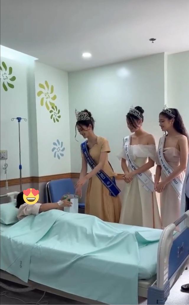 Rộ tranh cãi vì hình ảnh Hoa hậu Ý Nhi và 2 Á hậu đi từ thiện ở bệnh viện 5 sao, phía Sen Vàng lập tức lên tiếng - Ảnh 2.