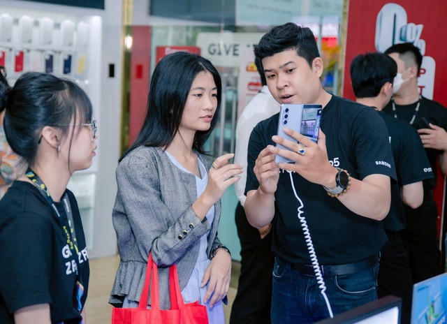 Lạ ở Việt Nam: Dùng điện thoại không thích thì trả, hoàn tiền 100% - Ảnh 1.