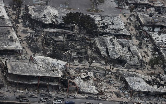 53 người thiệt mạng do cháy rừng ở Hawaii, Tổng thống Joe Biden ban bố tình trạng thảm họa - Ảnh 1.