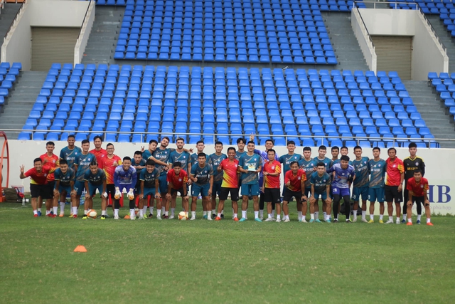 CLB Đà Nẵng chia tay V.League sau gần 2 thập kỷ - Ảnh 2.