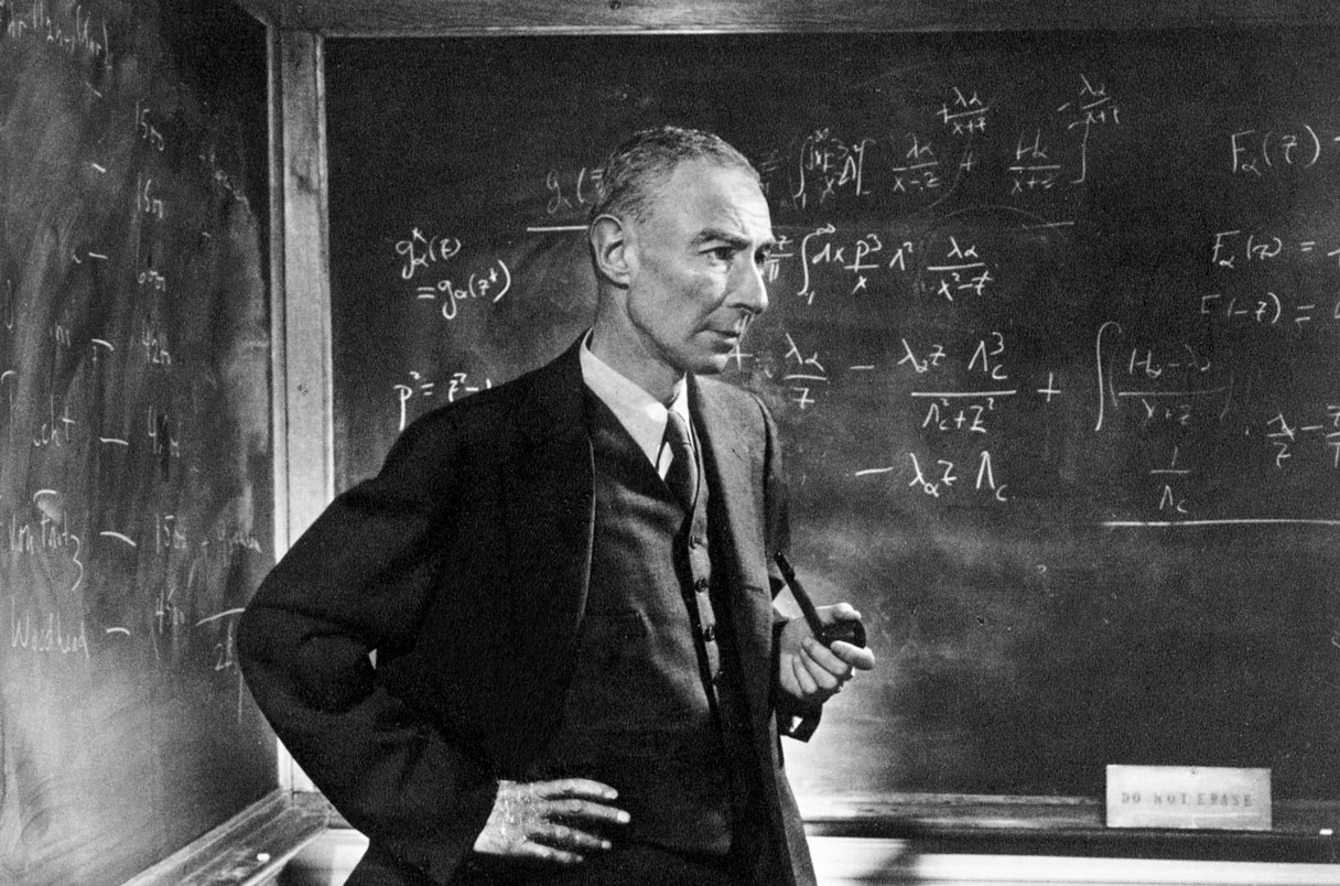6 sự thật ít ai biết về J. Robert Oppenheimer 'cha đẻ của bom nguyên tử'