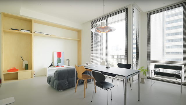 Căn nhà 47m2 nhưng sắp xếp quá khéo: Màu sắc rất quan trọng để nới rộng không gian - Ảnh 4.