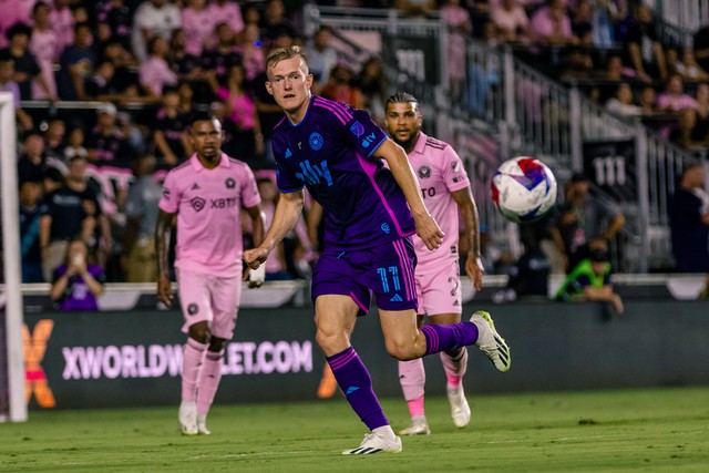Messi ghi b&agrave;n trận thứ 5 li&ecirc;n tiếp, đưa Inter Miami tiến gần tới chức v&ocirc; địch - Ảnh 7.