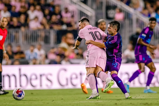 Messi ghi b&agrave;n trận thứ 5 li&ecirc;n tiếp, đưa Inter Miami tiến gần tới chức v&ocirc; địch - Ảnh 2.